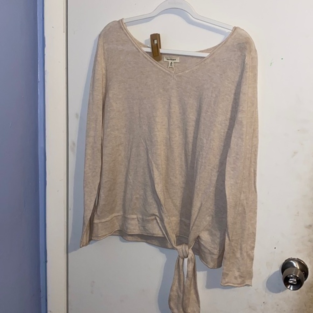Max Studio lightweight pullover sweater